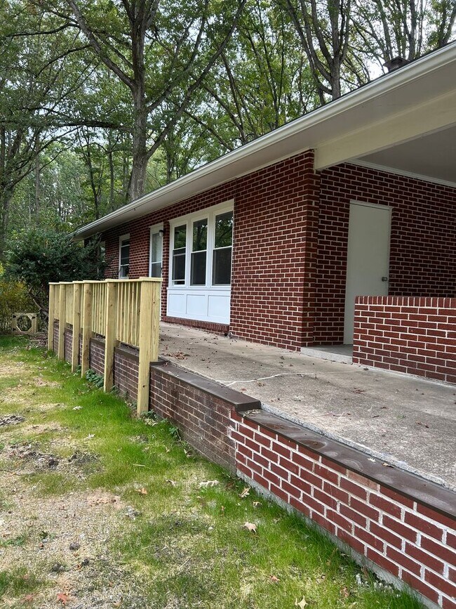 Photo - Charming 3 Bedroom Brick Ranch in Park Forest