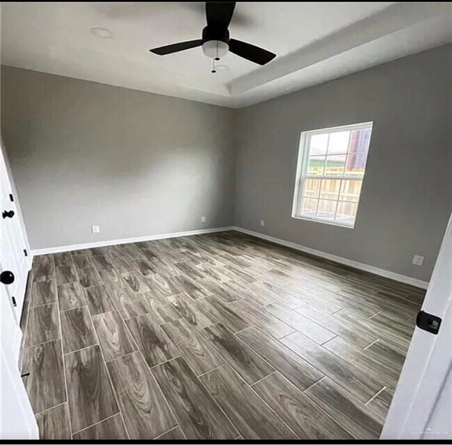 Photo - 446 W 5th St