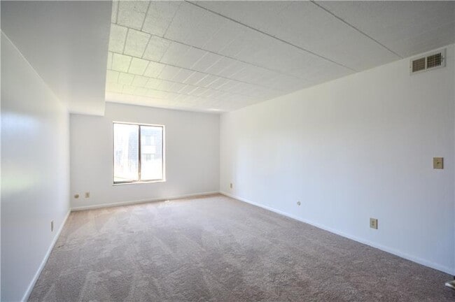 Photo - 312 Forest Green Dr