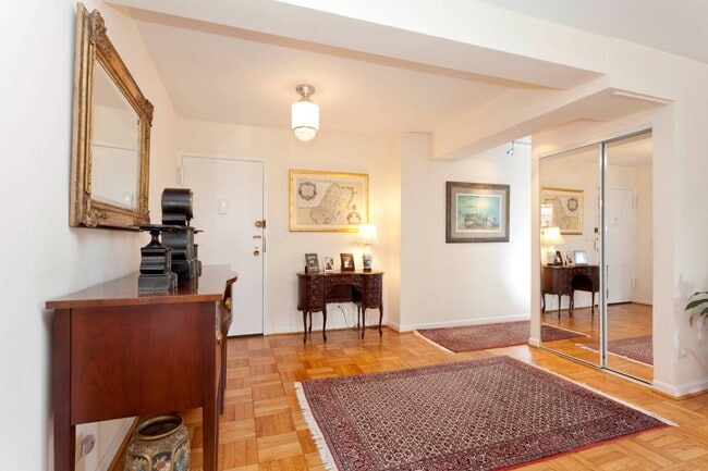 Photo - 100 W 57th St Unit 18C