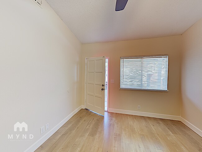 Photo - 6959 Greenback Ln Unidad B