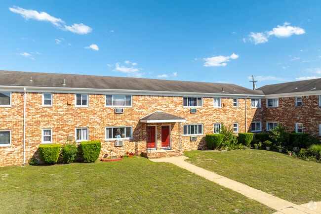 Crossroads Manor Apartments
