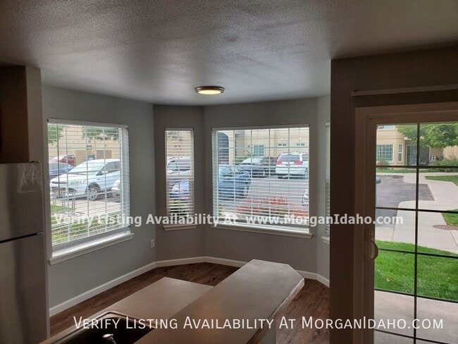 Photo - 10096 W Garverdale Ln Unit 101