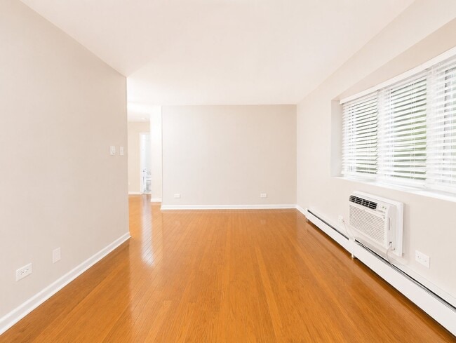 Photo - 5920 N Kenmore Ave Unit 202