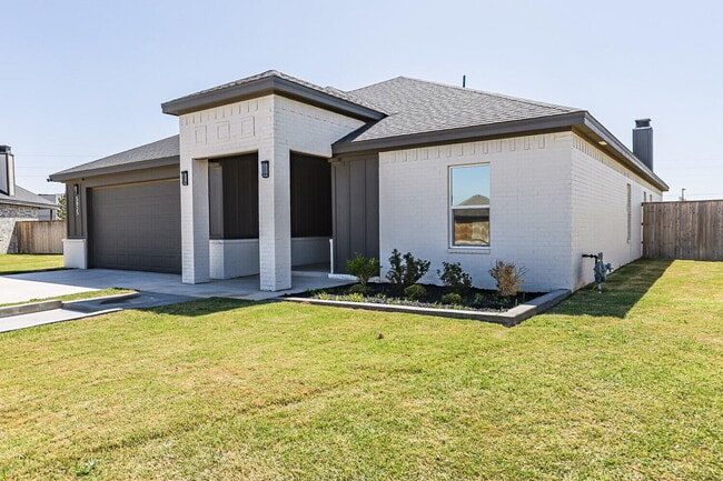 Photo - 5825 Grinnell St