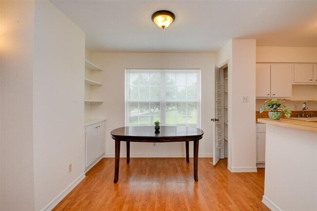 Photo - 5550 N Braeswood Blvd Apartamentos Unidad 137