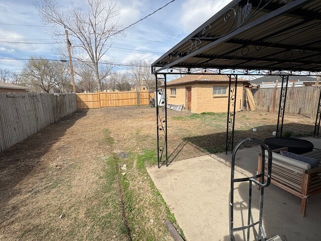 Photo - 2215 Ames St Unit B