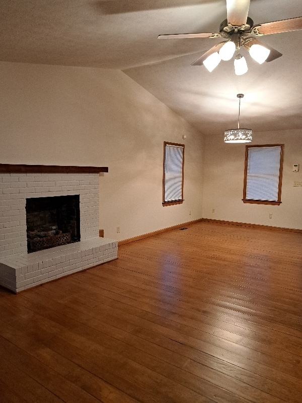 Photo - 550 Kinross Dr