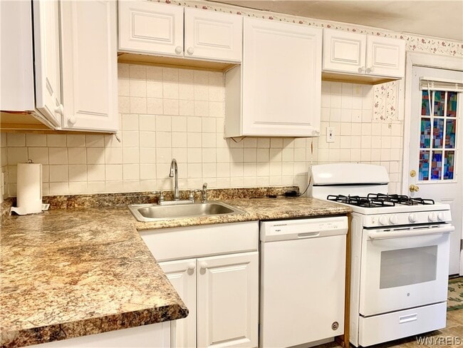 Photo - 657 Englewood Ave