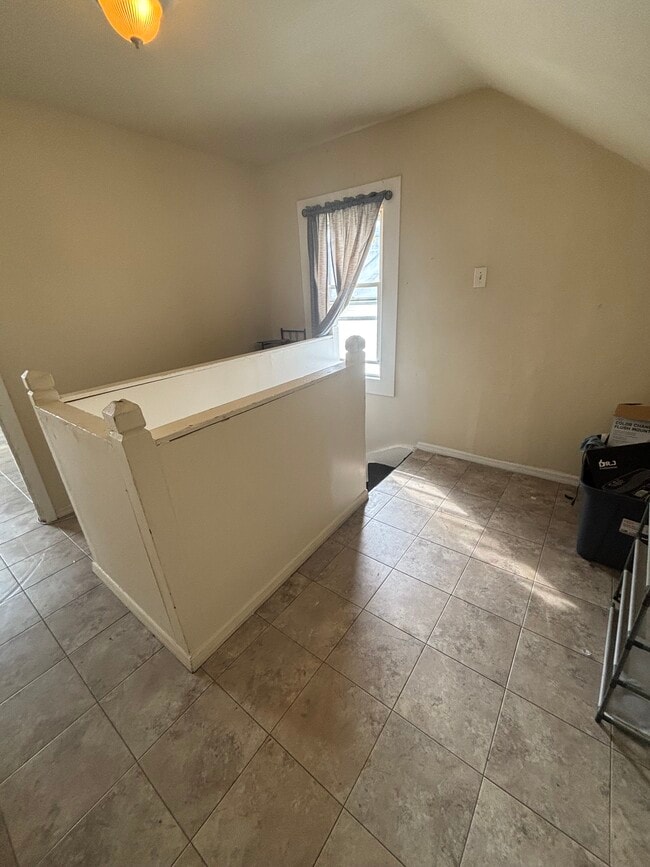 Photo - 602 E 33rd St