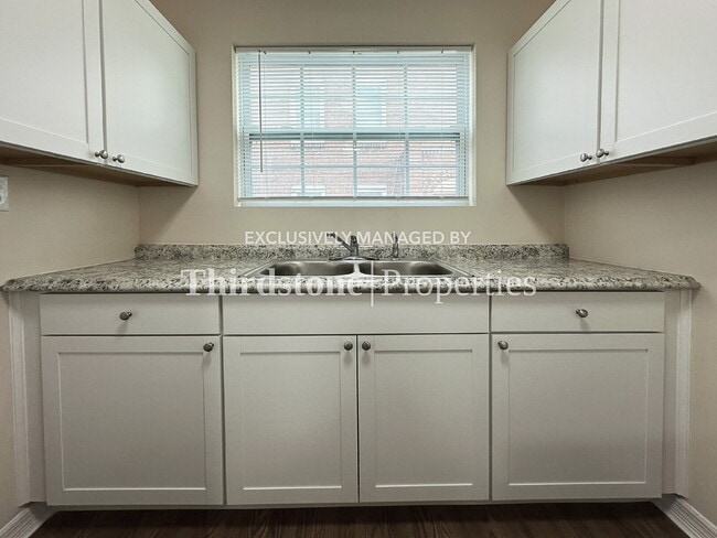 Photo - 2659 College St Unit 2