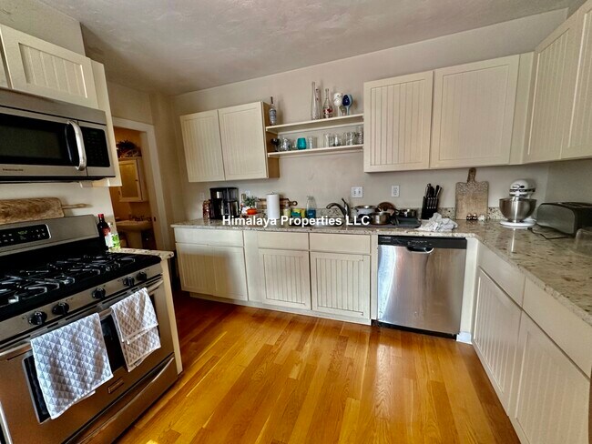 Photo - 323 Dorchester St Apartment