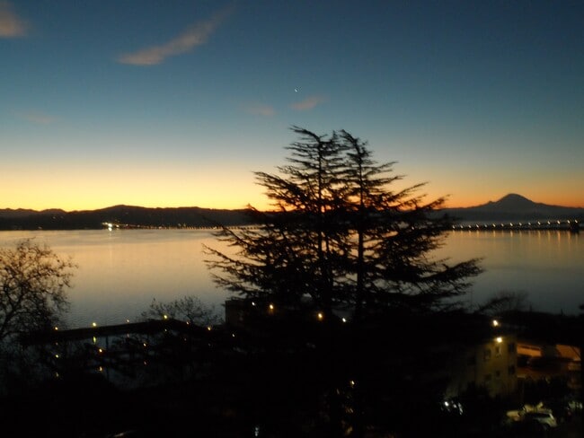 sunrise - 335 Lakeside Ave S Unit HEART OF LESCHI