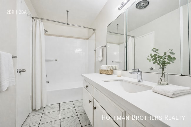 Photo - 1226 Larrabee St Unidad 6