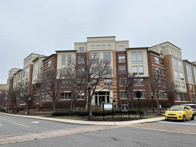 Building Photo - 24 Ave at Port Imperial Unit 101