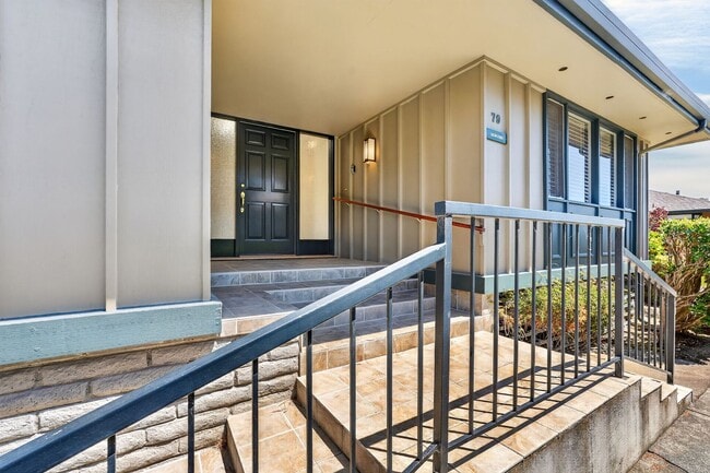 Building Photo - Condo in Active Adult Community