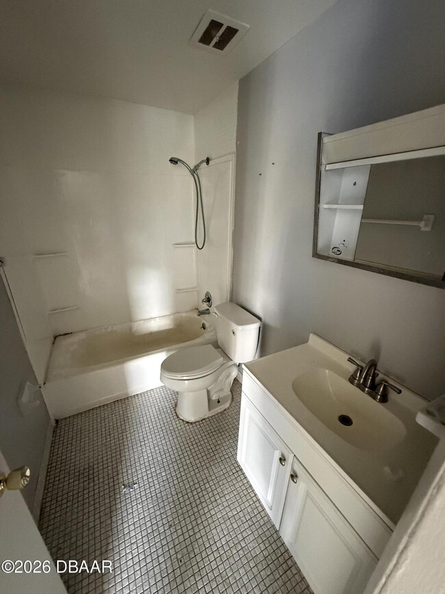 Photo - 1850 S Park Ave Unit B6