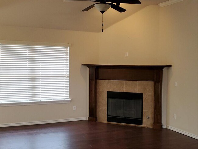 Photo - 16113 Juliet Dr