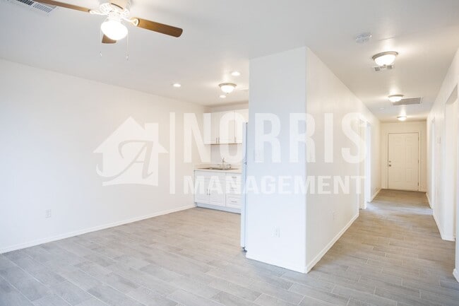 Photo - 4020 N Montezuma Dr Unit #2 (214)