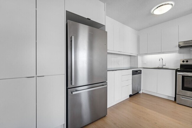 Building Photo - 145 York St Unit 511