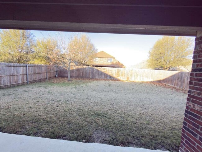 Photo - 521 Eastbrook Dr