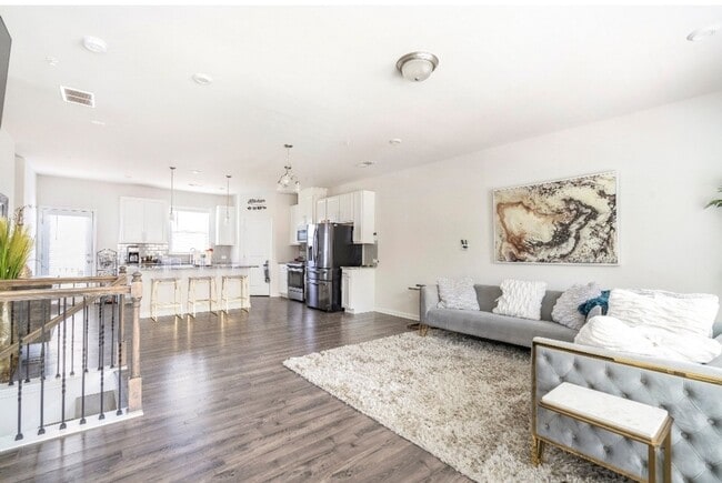 Photo - 1421 Ridgebend Way SE