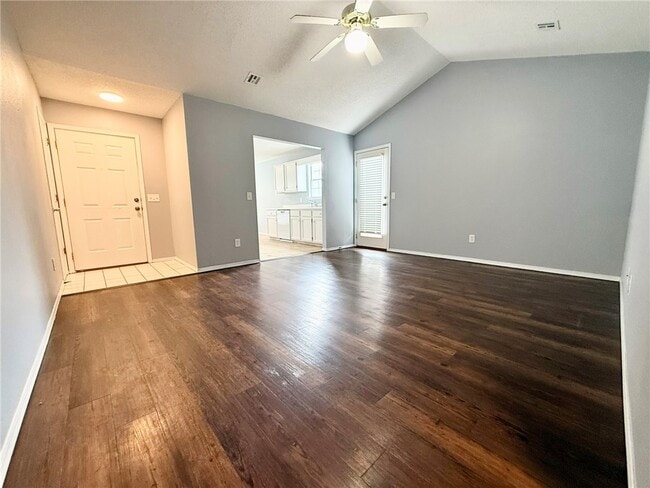 Photo - 3102 NE 12th St