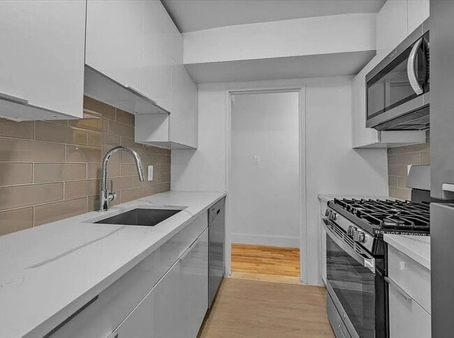 Photo - 411 E 26th St Unidad 3E