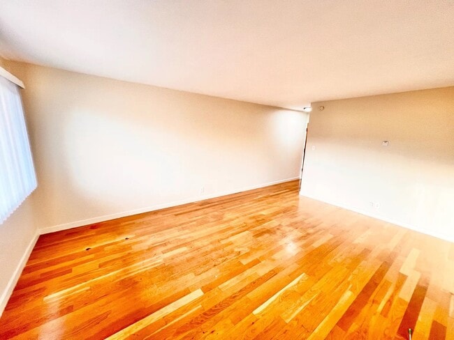 152 Jackson Ave Unit 102