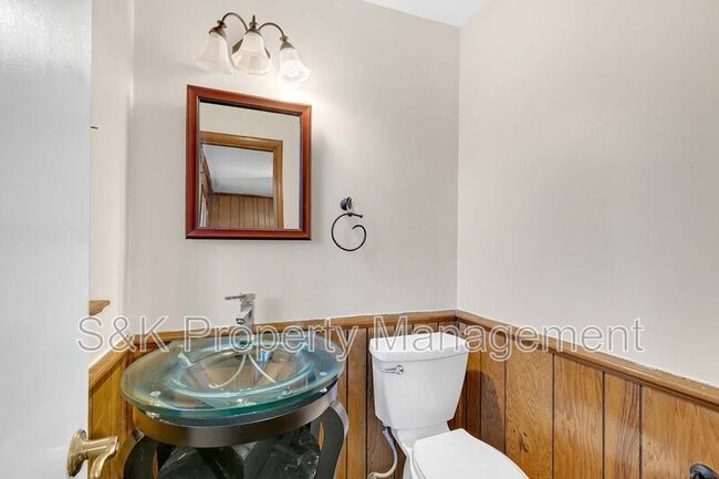 Photo - 350 Hughes Dr