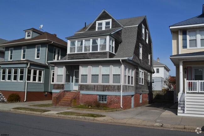 Building Photo - 19 S Surrey Ave Rental