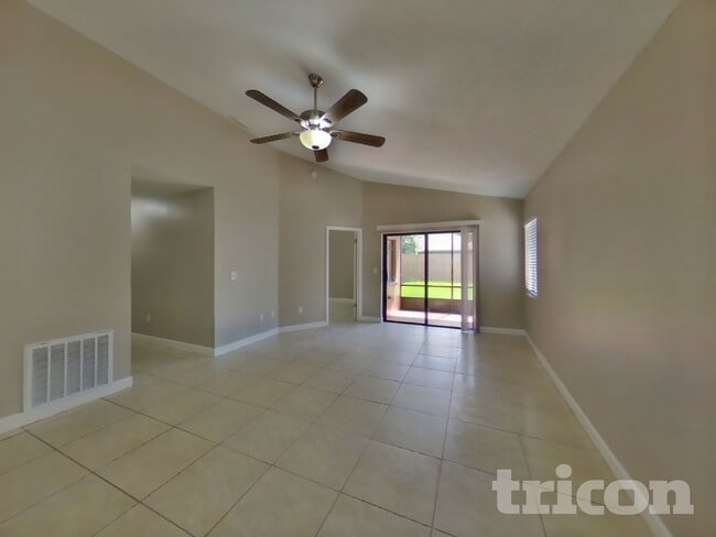 1620 Spinning Wheel Dr