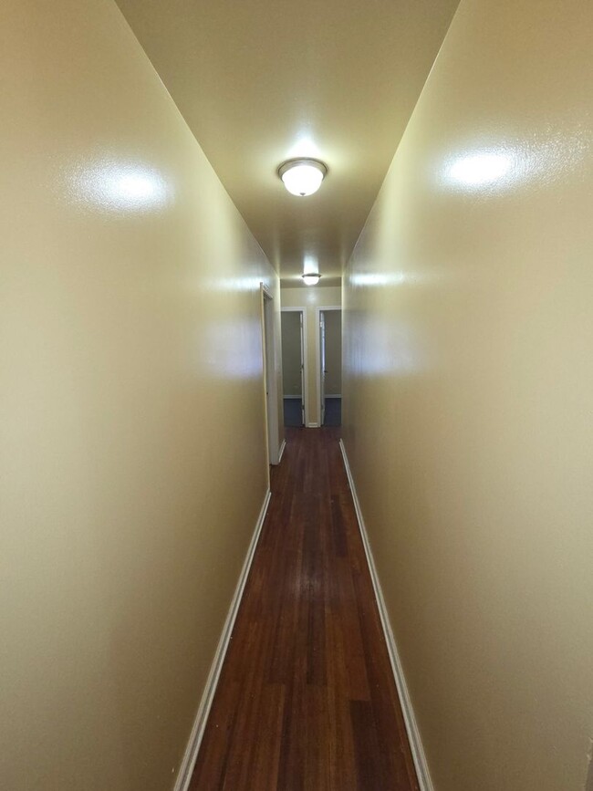 Building Photo - 6669 S Michigan Ave Unit 2