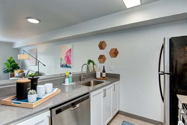 Photo - Row on Third