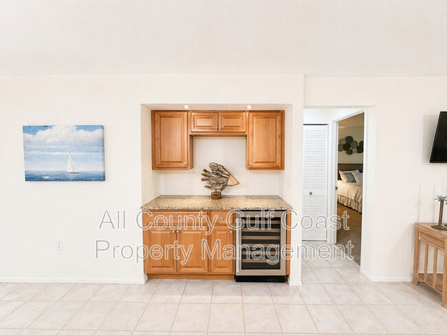 Photo - 275 Mission Trail W