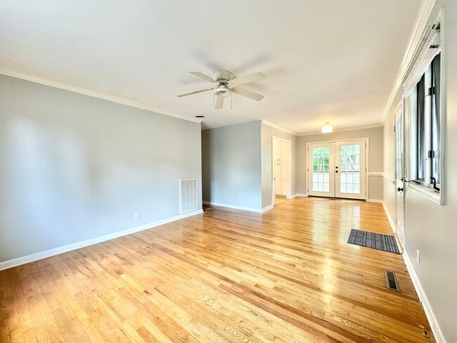 Photo - 1600 Piper Pl