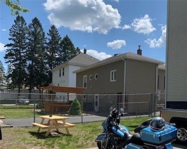 Photo - 217 Newland Ave