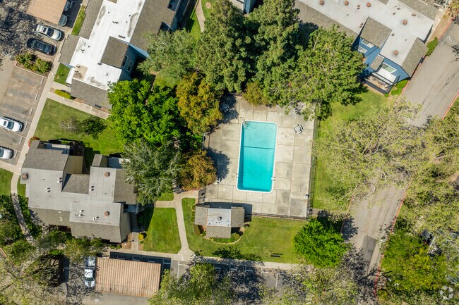 Hacia abajo - Sunpointe Condominiums