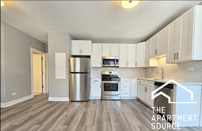 Building Photo - 3939 N Janssen Ave Unit S1 Rental