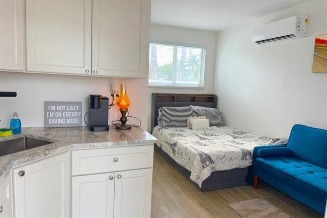 Photo - 2250 SE 5th St Apartment Unit 6