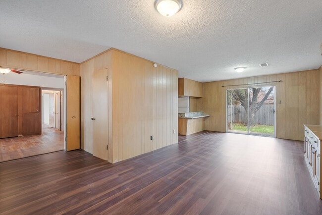 Photo - 2202 State St