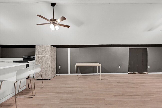 Photo - 310 N Rock Island St Unit 4