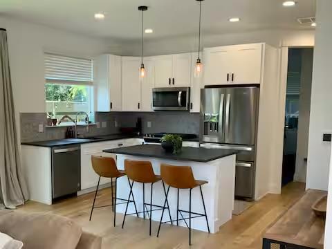 Photo - 6100 Ponca St