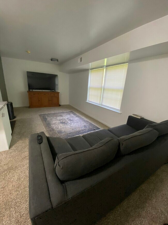 Building Photo - 507 Capitol Tr Unit 103