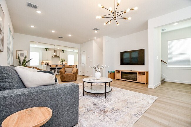 Photo - 2210 Via Laura Ln