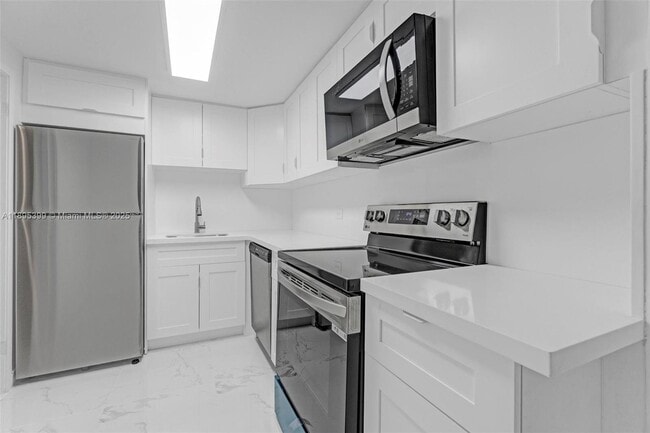 Photo - 905 Brickell Bay Dr Unit 1823