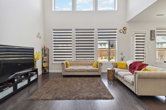 Photo - 566 Westwood Way Dr