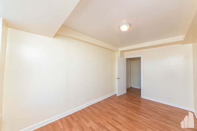 Photo - 4521 Malden St