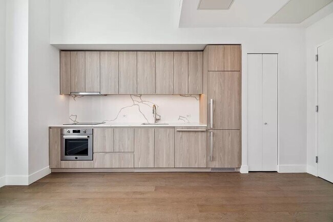 200 East 23rd Street - 200 East 23rd Street Apartment Unit PH2B