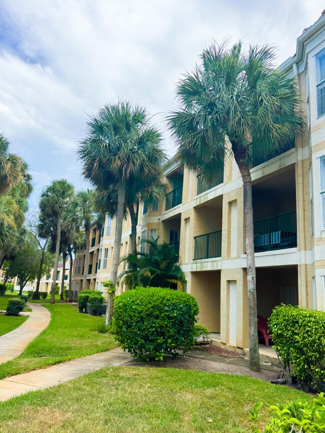 Photo - 977 Riverside Dr Unidad 232